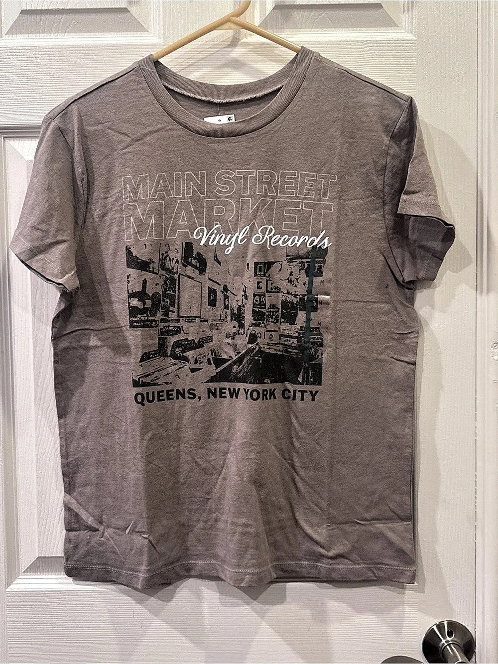 JCPenney Main Street Market Vinyl Records graphic tee Graphic Tee Gray Medium